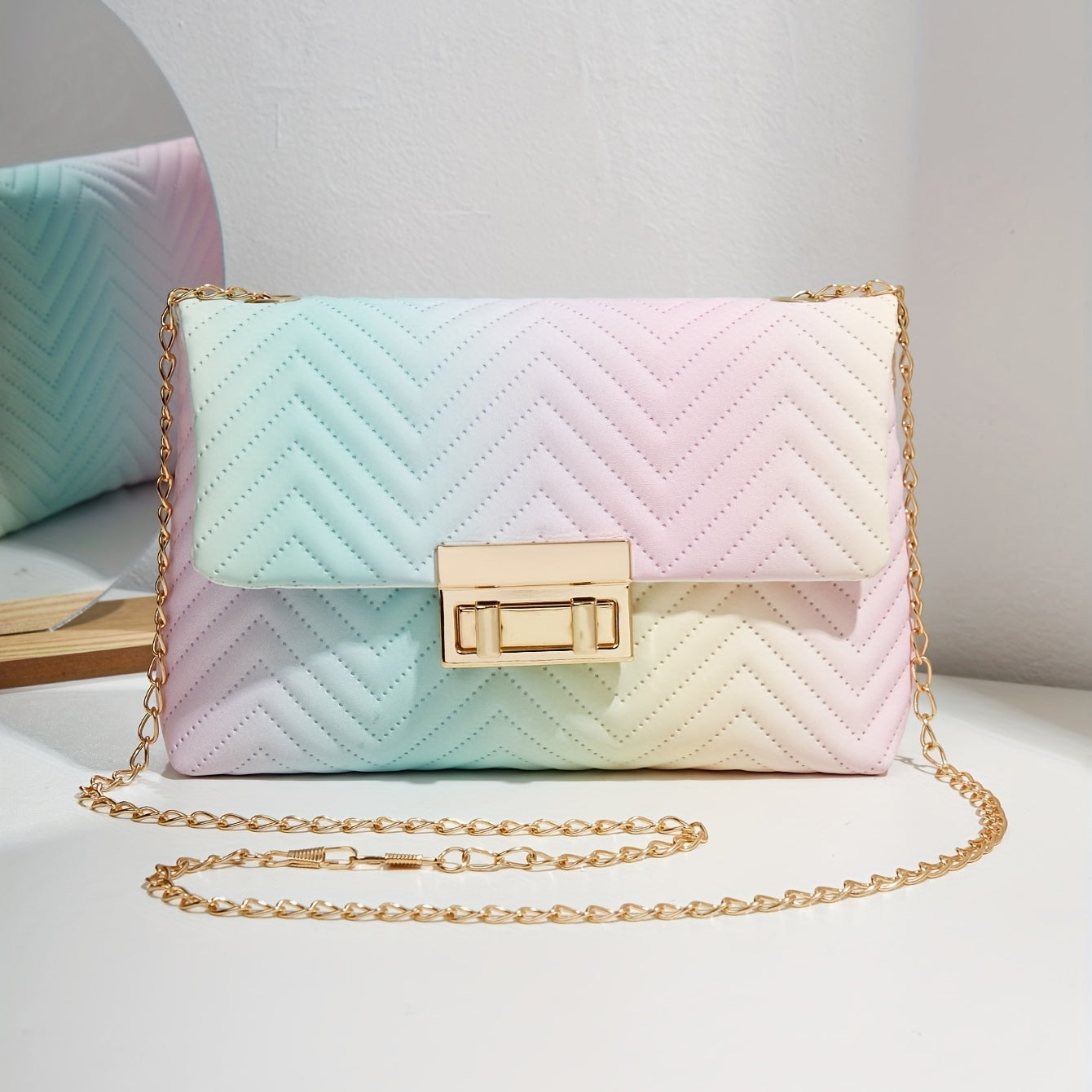 Ombre Wavy Quilted Crossbody Bag, Trendy Chain Shoulder Bag, Women's Turn Lock Flap Square Purses