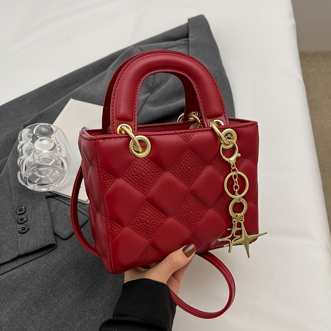 Elegant Quilted PU Shoulder Bag for Women - Solid Color, Zip Closure, Polyester Lined, Handbag with Chain Charm, Versatile for Evening and Day Occasions