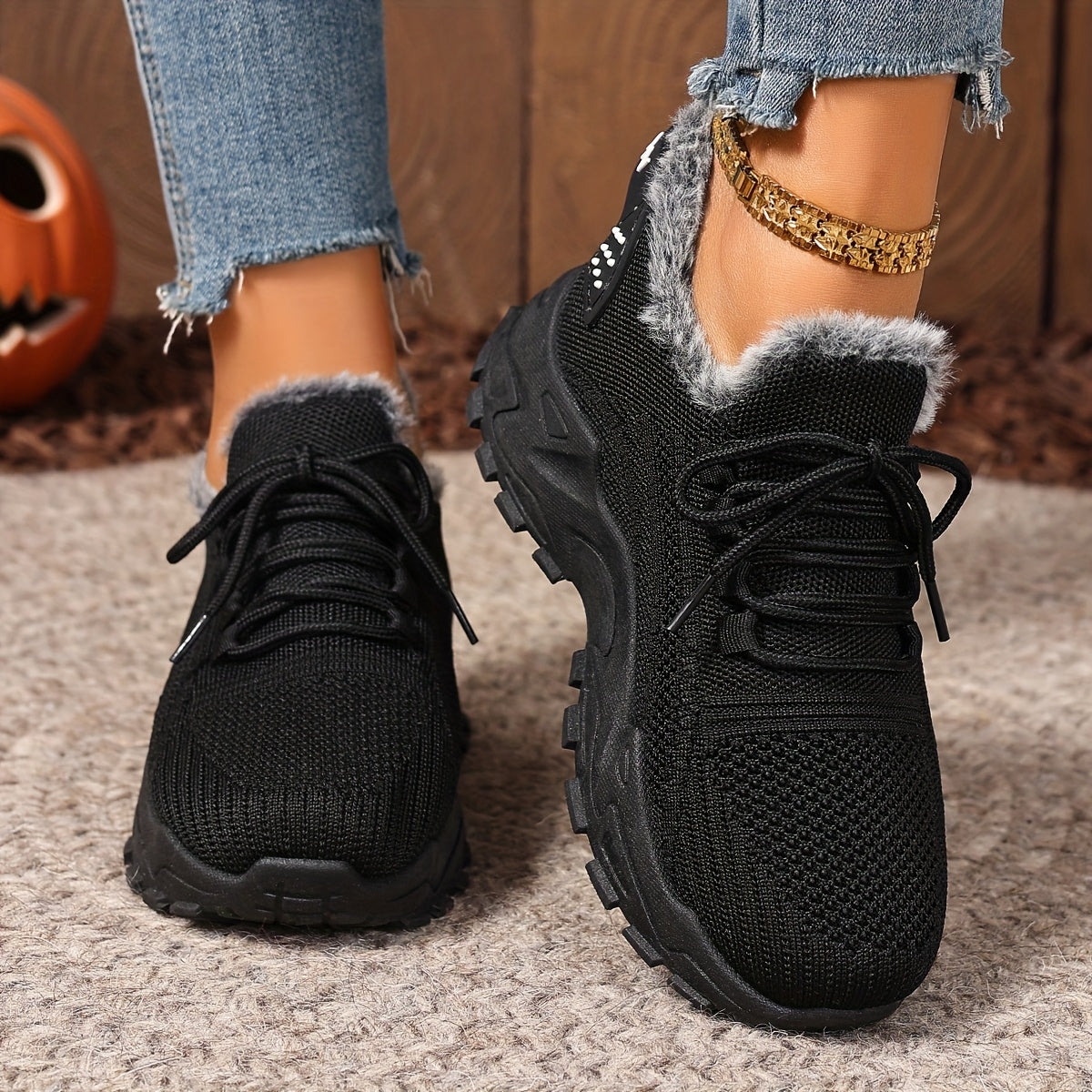 ZOSIVC Women's Plus Size Winter Warm Fleece Sneakers - Full Grip Traction Pattern, Non-Slip Sole, Black/White Color Options, Suitable for Cold Weather, Outdoor Walking (Wide Version Available), Women's Winter Sports Shoes,