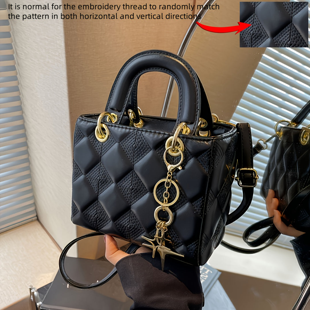 Elegant Quilted PU Shoulder Bag for Women - Solid Color, Zip Closure, Polyester Lined, Handbag with Chain Charm, Versatile for Evening and Day Occasions