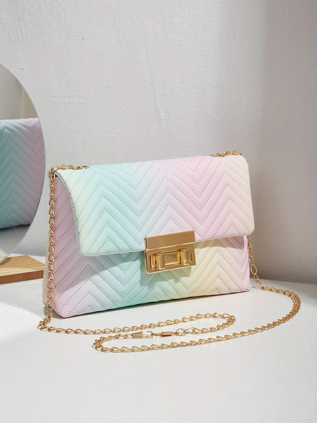 Ombre Wavy Quilted Crossbody Bag, Trendy Chain Shoulder Bag, Women's Turn Lock Flap Square Purses