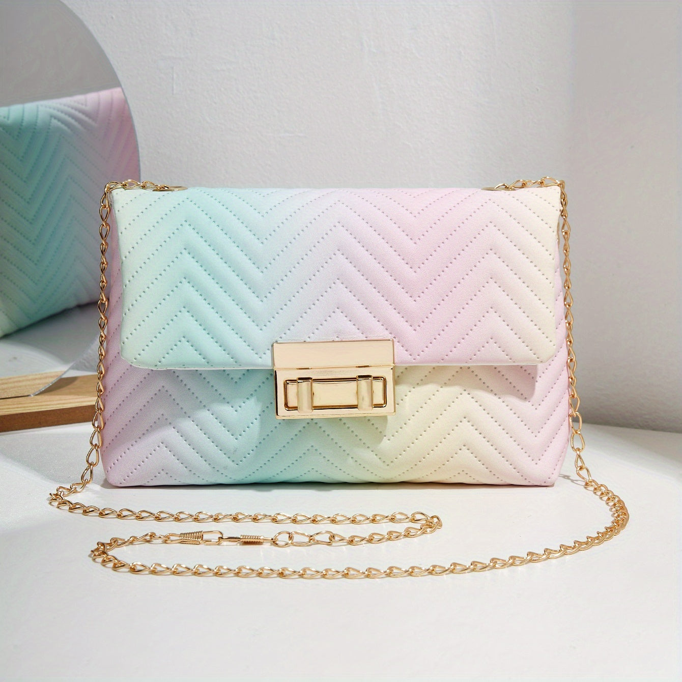 Ombre Wavy Quilted Crossbody Bag, Trendy Chain Shoulder Bag, Women's Turn Lock Flap Square Purses