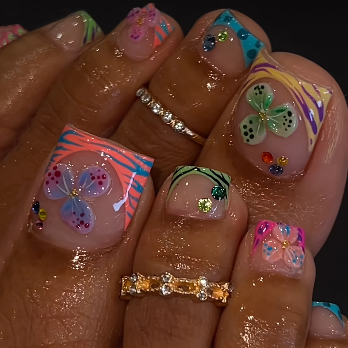 24 square short toe nails summer soda style Golden flower core three-petal flower dopamine Glitter blue purple black water ripple French edge spring green small flowers crylic press on nails sweet cool, beach vacation must-ha