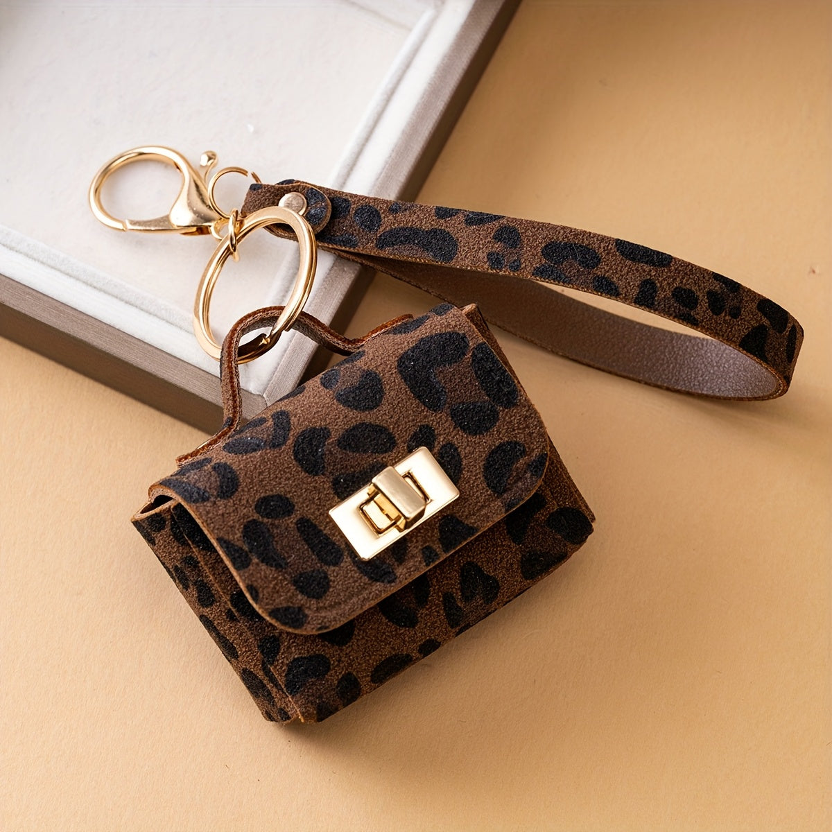 [Leopard Print Keychain] 1pc Leopard Print Keychain Wallet - Stylish Zinc Alloy Key Ring with Golden-Tone Clasp, Compact Coin Purse for Women, Perfect for Car Keys & Everyday Use, Everyday Accessory | Leopard Print Wallet | D