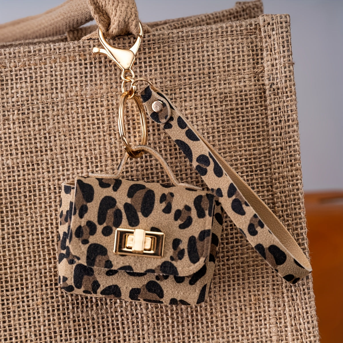 [Leopard Print Keychain] 1pc Leopard Print Keychain Wallet - Stylish Zinc Alloy Key Ring with Golden-Tone Clasp, Compact Coin Purse for Women, Perfect for Car Keys & Everyday Use, Everyday Accessory | Leopard Print Wallet | D