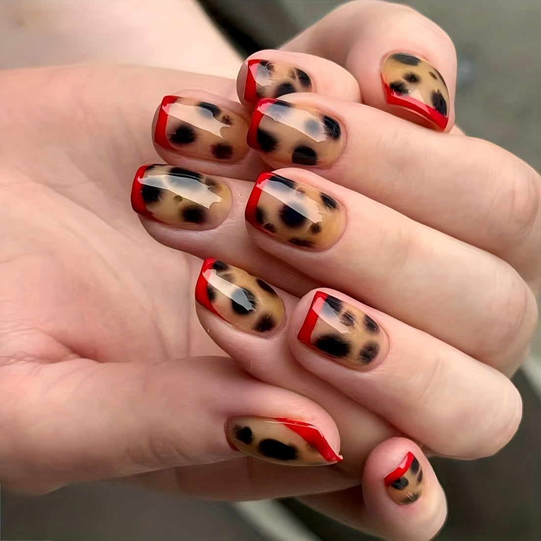 24pcs Short Square French Tip Press-On Nails with Glue - Pink & Reusable Fake Nails Suitable for Women, Parties, Weddings, Daily Wear - Easy Application, No to Nails