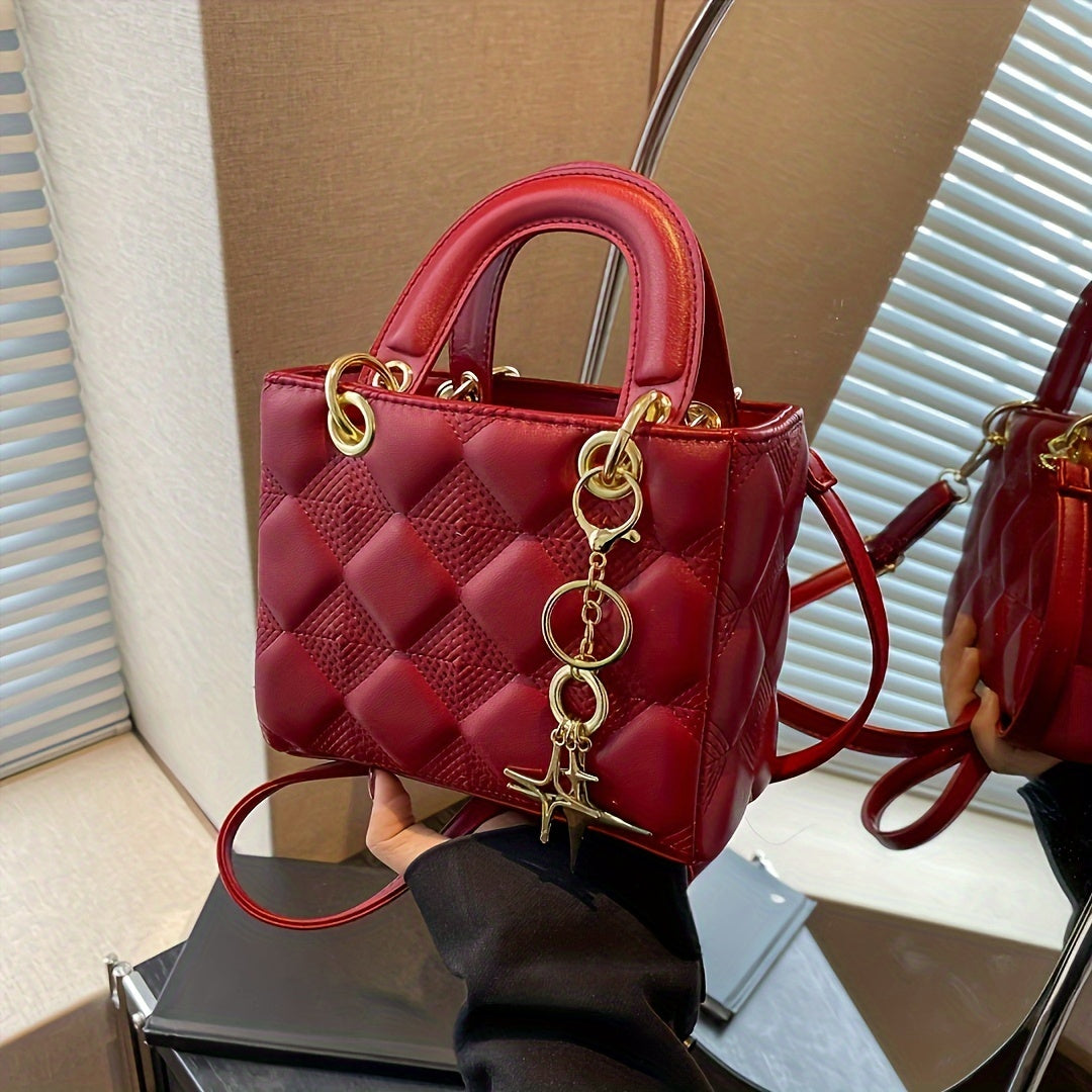 Elegant Quilted PU Shoulder Bag for Women - Solid Color, Zip Closure, Polyester Lined, Handbag with Chain Charm, Versatile for Evening and Day Occasions