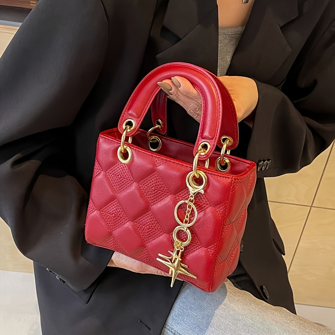 Elegant Quilted PU Shoulder Bag for Women - Solid Color, Zip Closure, Polyester Lined, Handbag with Chain Charm, Versatile for Evening and Day Occasions