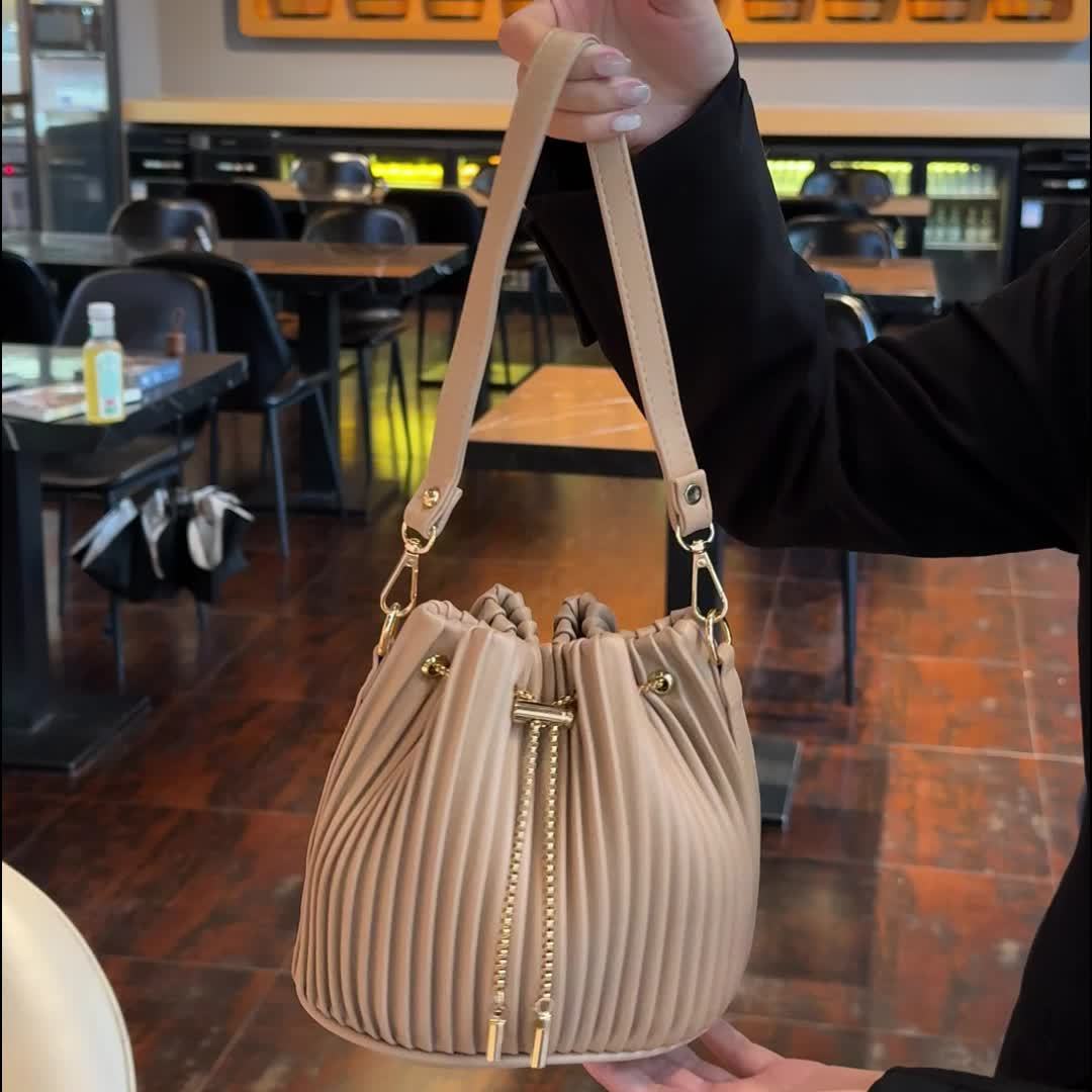 [Versatile Purse, Chic Design] Women's Shoulder Bag with Detachable Chain Strap - Elegant Synthetic Purse, Drawstring Closure, for Everyday, Formal, Party - Available in Beige, Gray, Pink, Green, White, Purple, Black - Women'