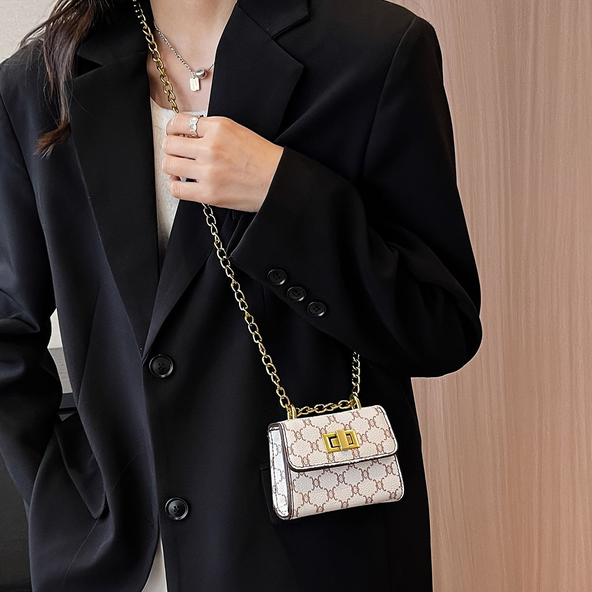 Rubini Handbag with Golden-Tone Turn-Lock Closure - Glossy Golden 'R' Logo & Chain-like Strap, Beige/Golden/Grey Shoulder Bag for Casual & Formal Events, Elegant Golden-Tone Hardware Purse (No Maintenance Required)