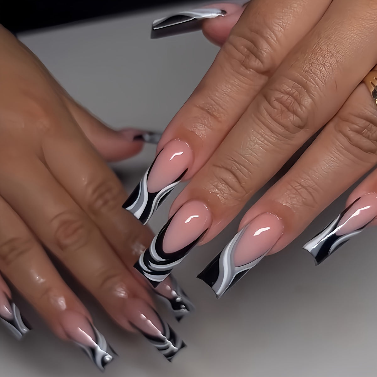 [Trendy Nail Designs] Box of 24 European & American Press-On Nails, Gorgeous & Cool Mixed Black, White & Gray, High-End Design, Medium Square Style, Suitable for & Women, Daily Wear, Gift with 1 Jelly Glue & 1 Nail File, Quic